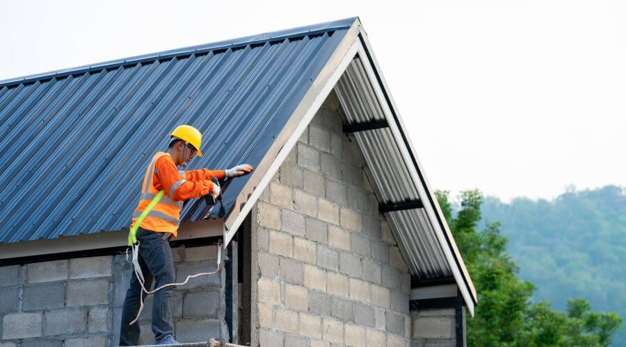 Expert Emergency Roof Repairs services in North Sioux City, SD